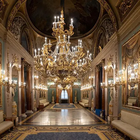 Borghese Palace Luxury Lägenhet