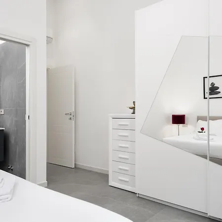 Borghese Palace Luxury Apartament *
